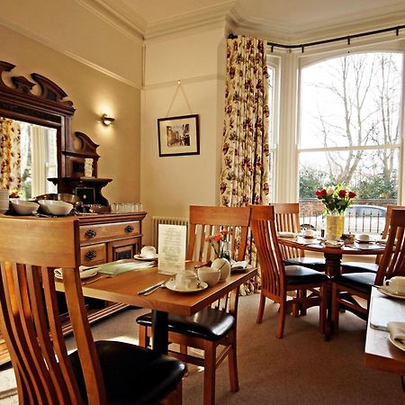 Bronte Guest House York Bagian luar foto
