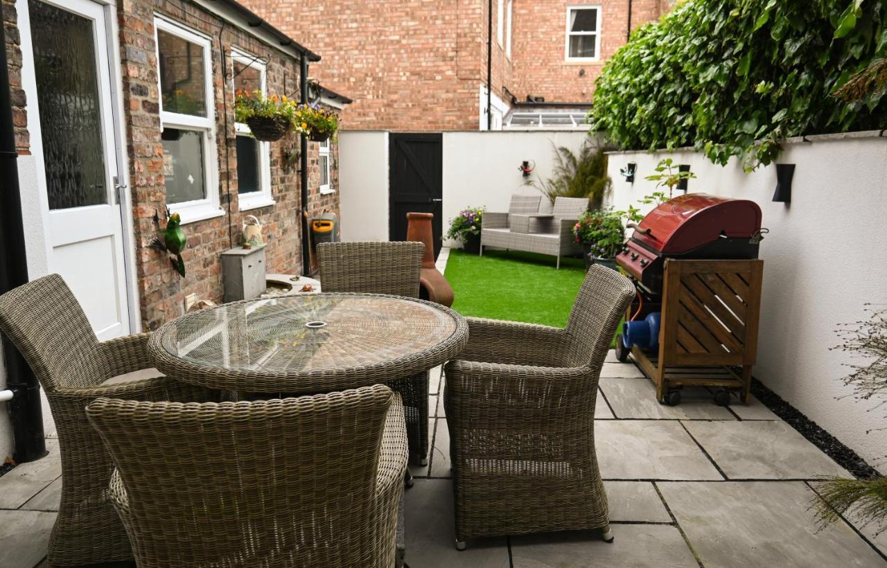 Bronte Guest House York Bagian luar foto