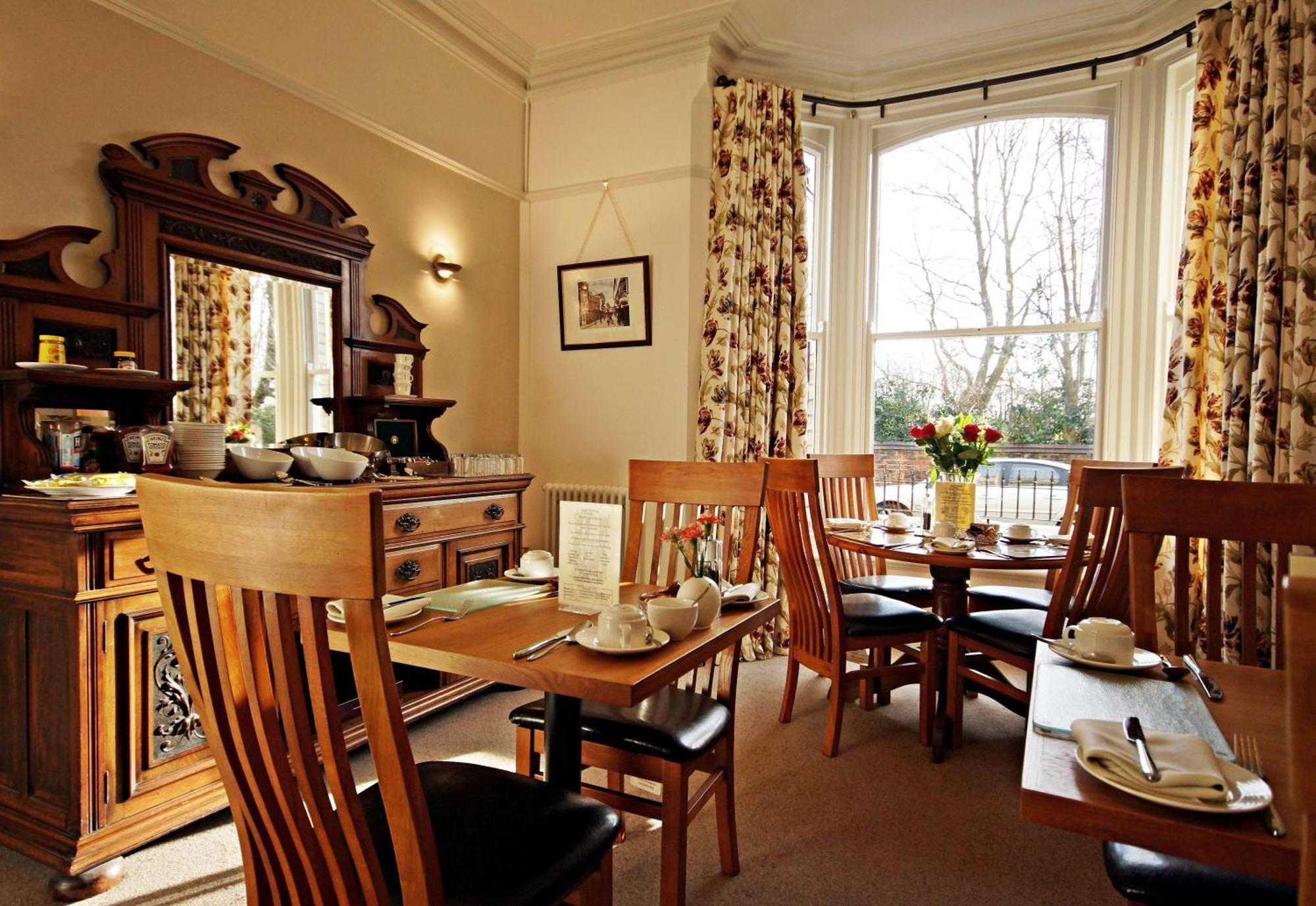 Bronte Guest House York Bagian luar foto