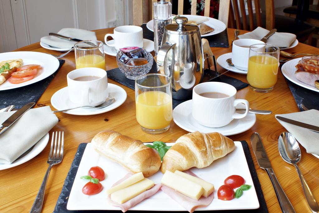 Bronte Guest House York Bagian luar foto