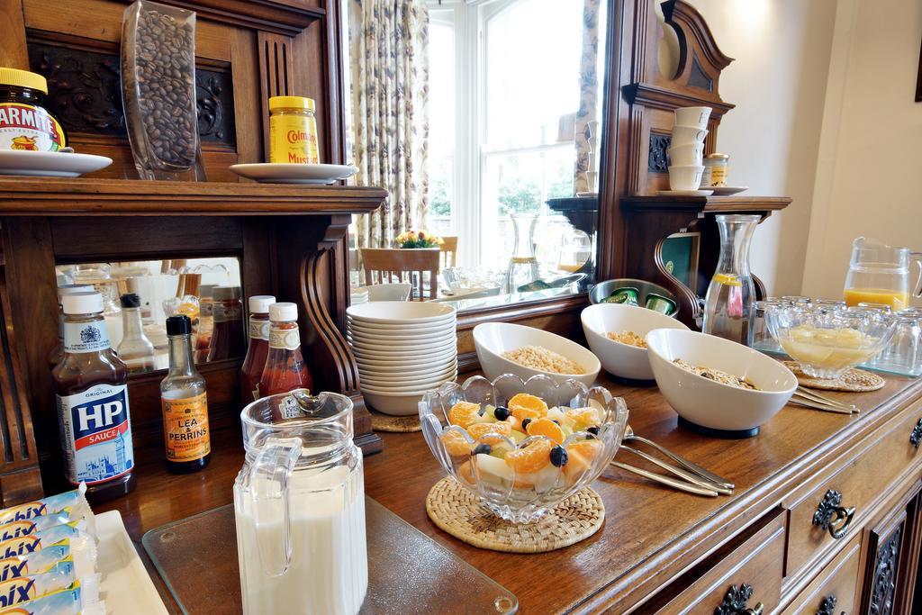 Bronte Guest House York Bagian luar foto