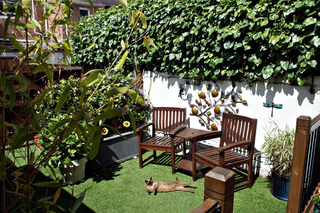 Bronte Guest House York Bagian luar foto