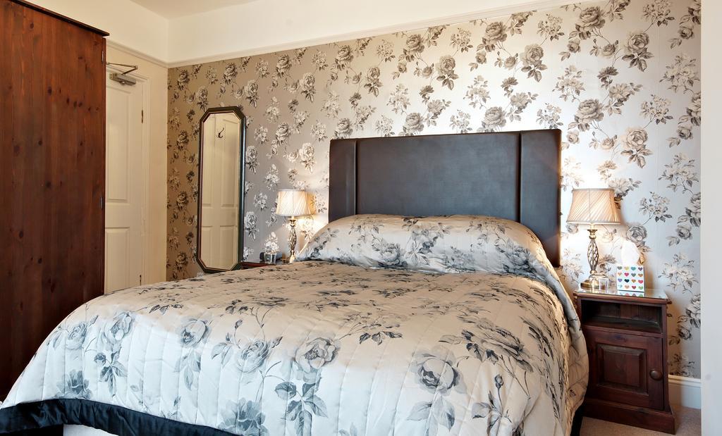 Bronte Guest House York Bagian luar foto