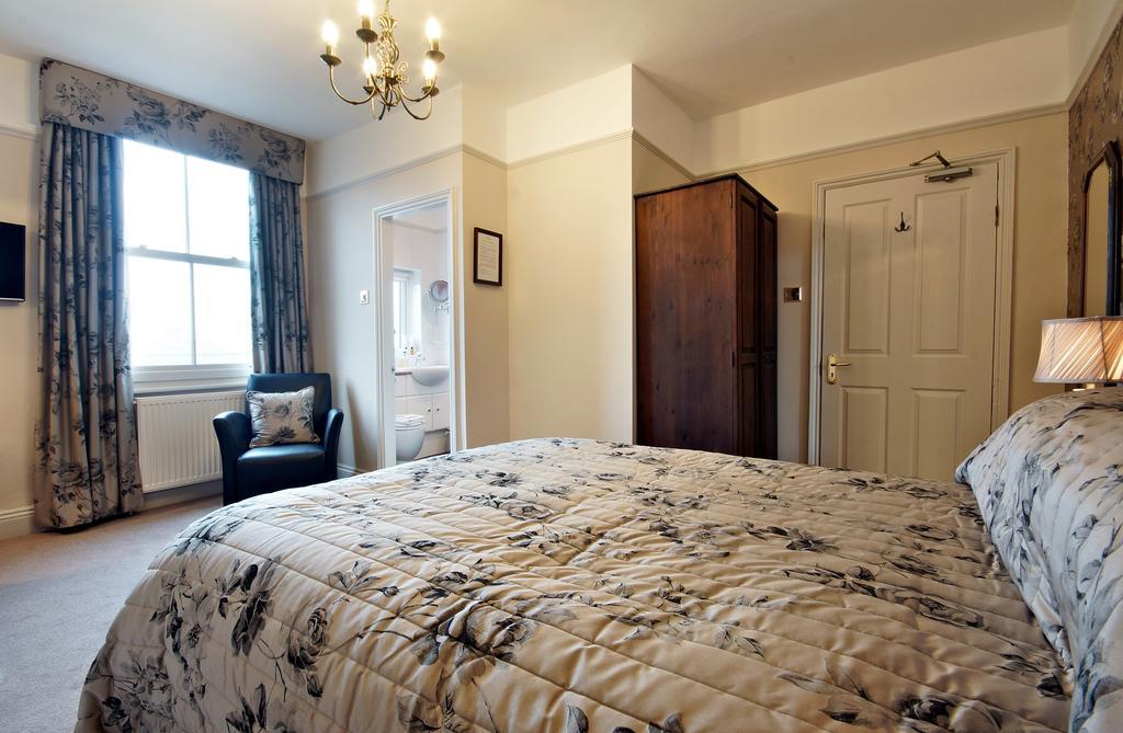 Bronte Guest House York Bagian luar foto