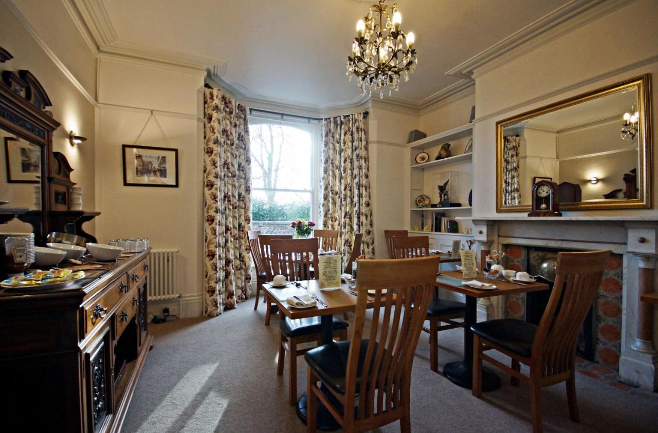 Bronte Guest House York Bagian luar foto